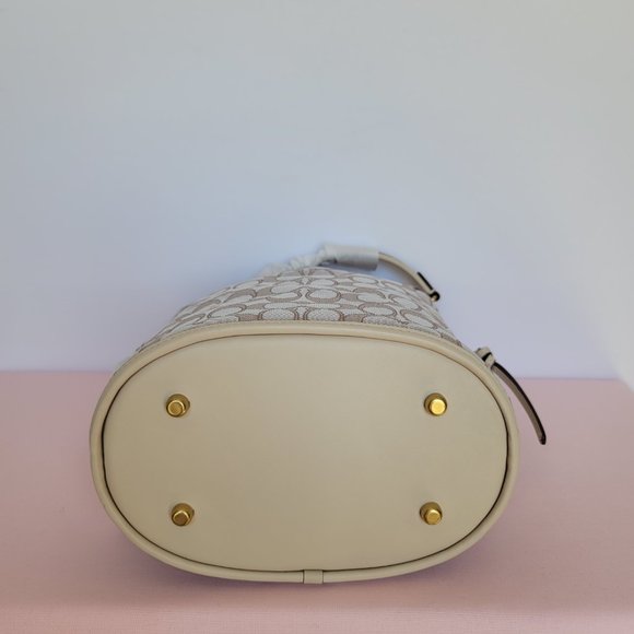 COACH Field Bucket Bag in Signature Jacquard & Leather –Stone Ivory ⭐ - Picture 11 of 16